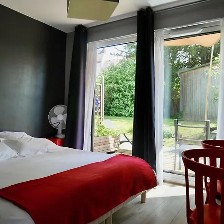 Les De Do 3* Λε Μανς